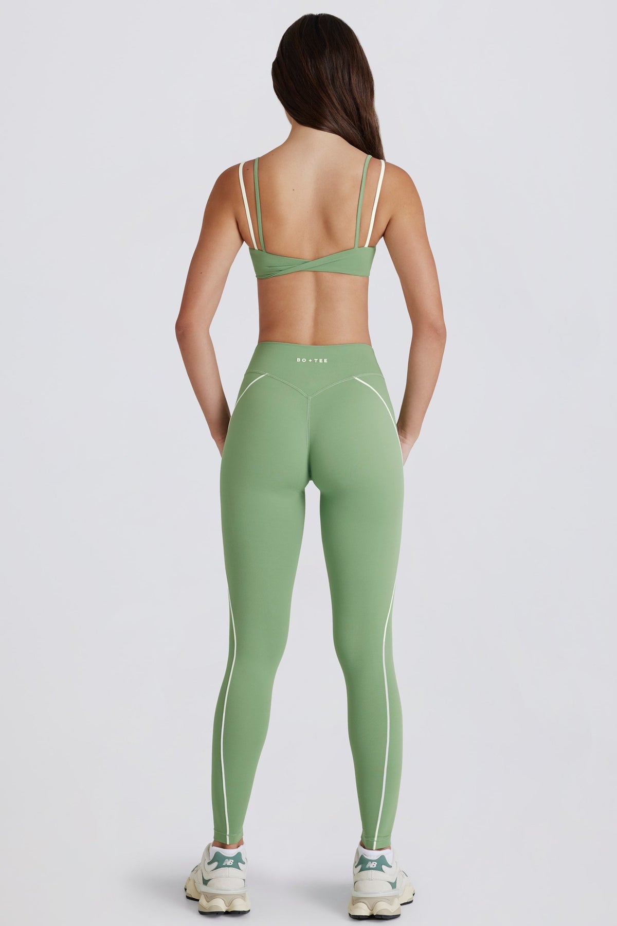 Soft Active Twist-Front Leggings in Jade