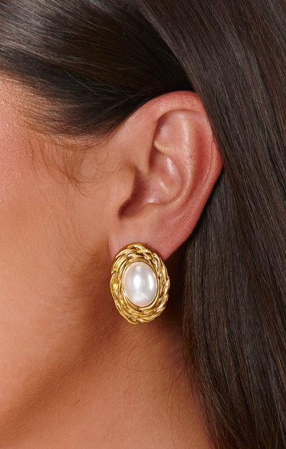Petit Moments Oval Pearl Stud Earrings ~ Gold