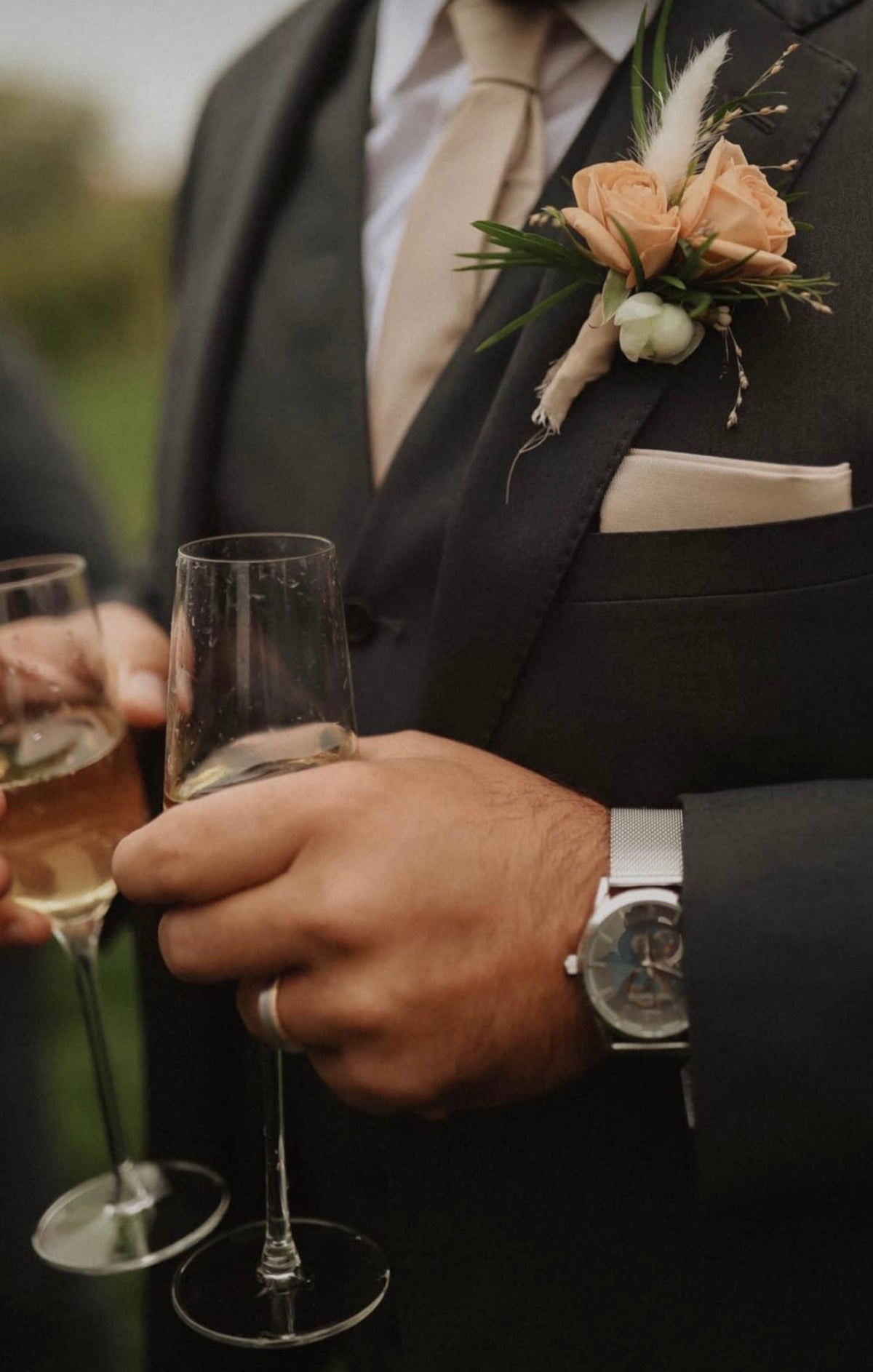 Nico Neck Tie ~ Champagne Solid