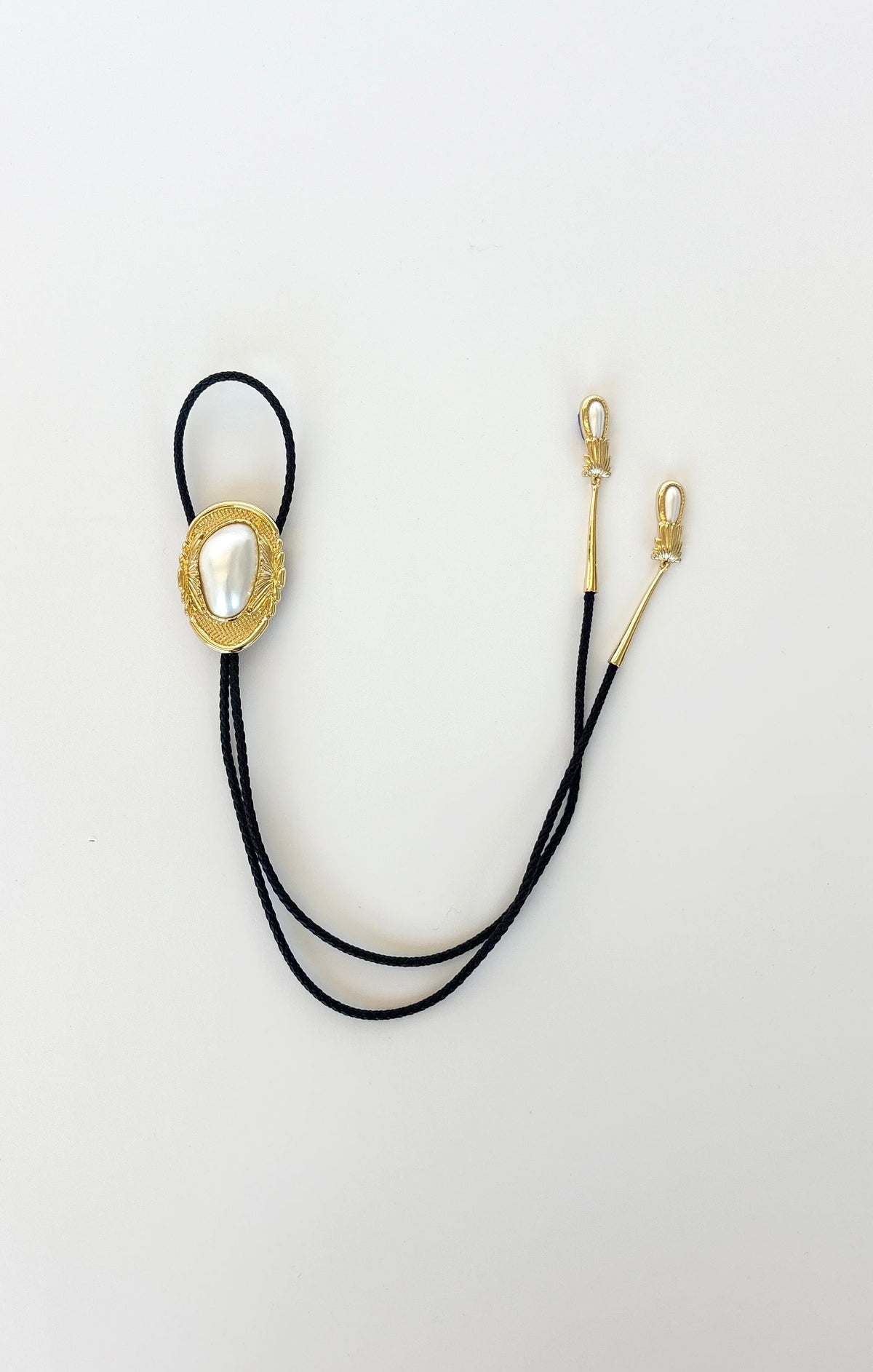Petit Moments Dolly Bolo Tie Necklace ~ Black