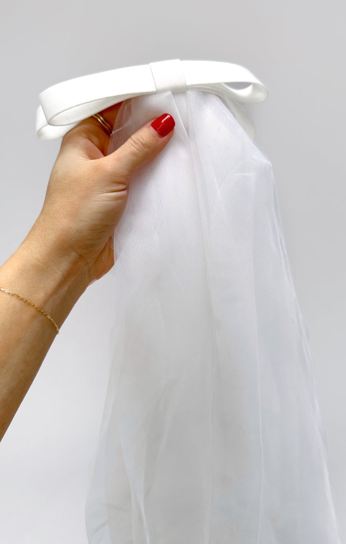Ari Bow Veil ~ White