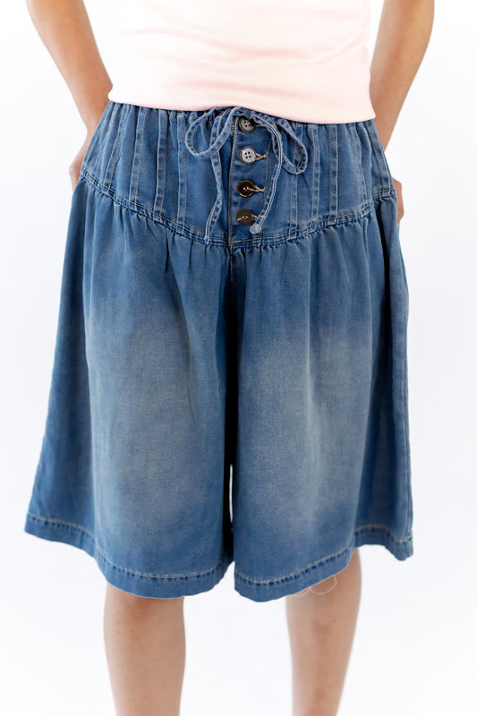 Leslie Denim Shorts  ⤫ Restocked