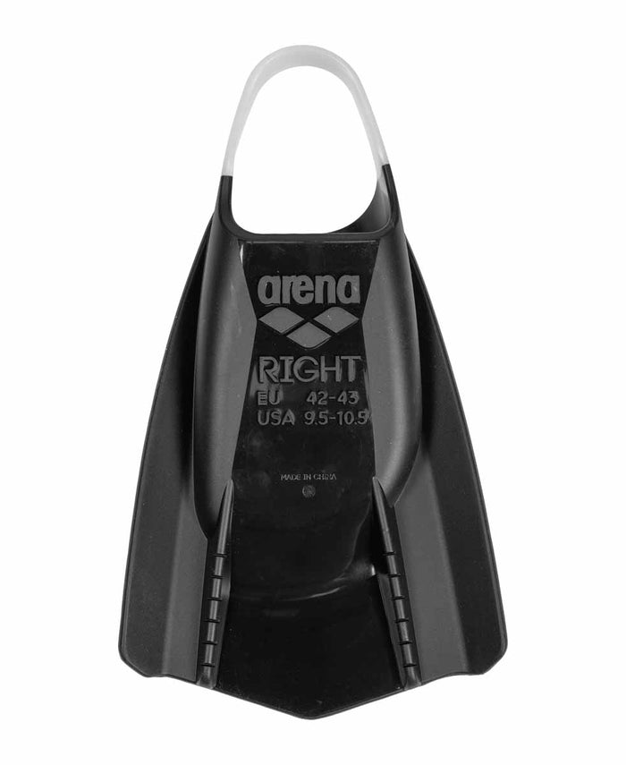 Arena Powerfin Pro Flex black fins for swimming, featuring adjustable straps and flexible blade for enhanced propulsion.