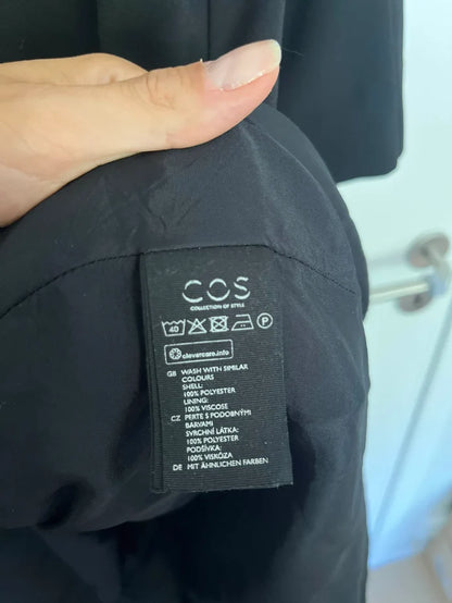 Cos-klänning