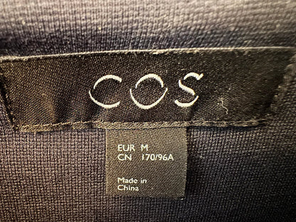 Cos-klänning