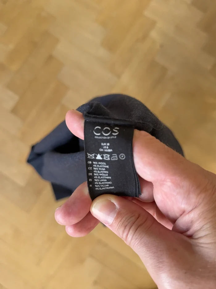 Cos-ullklänning
