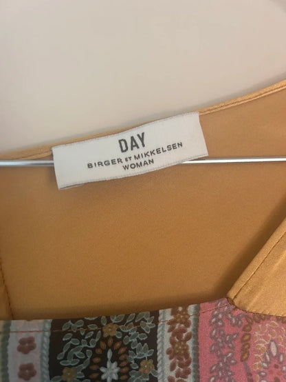 DAY Birger & Mikkelsen-sidenklänning