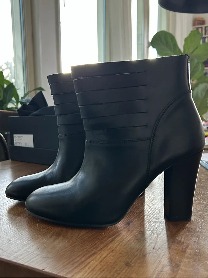 Filippa K Violet Raw Bootie-skinnboots