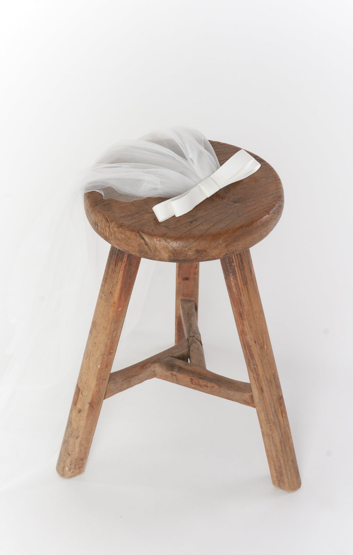 Ari Bow Veil ~ White