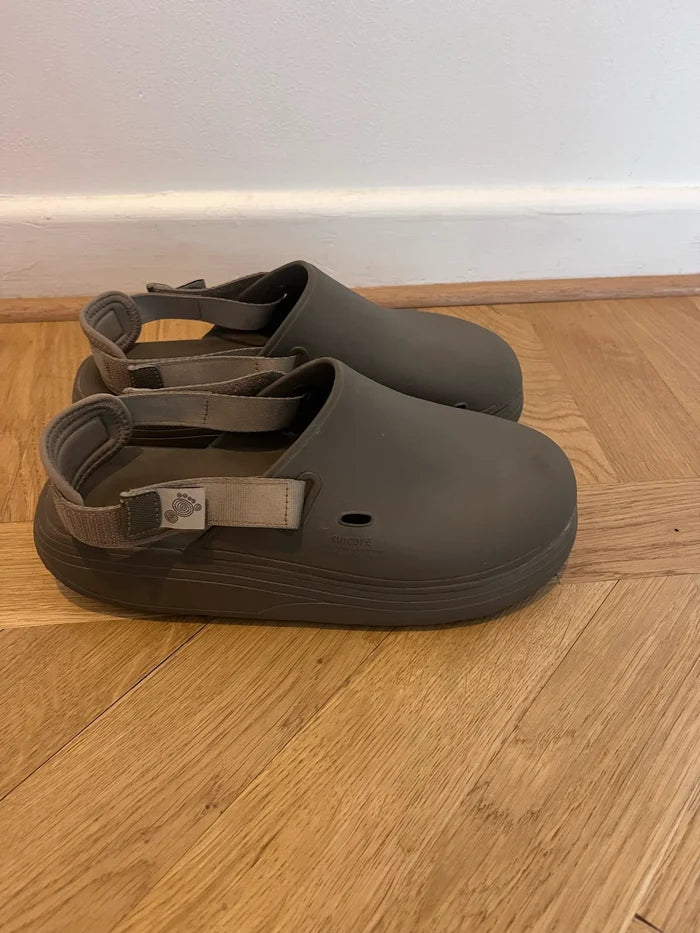 Suicoke-sandaler